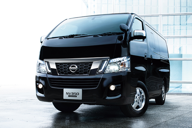 「日産NV350キャラバン クロムギア パッケージ バージョンブラック」
