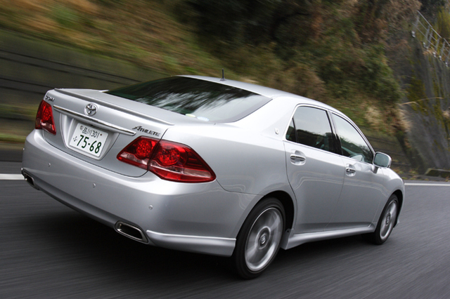 トヨタ・クラウン 2.5アスリート“ナビパッケージ”（FR/6AT）【ブリーフ  