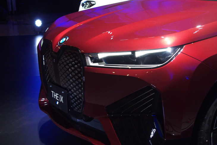 BMW iX（フロントマスク）
