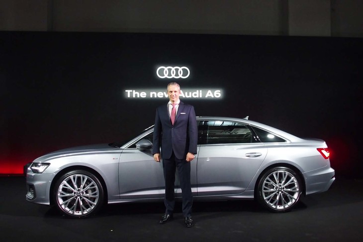 発表会で「A6」の概要を紹介したアウディ ジャパンのフィリップ・ノアック代表取締役社長。「2019年は攻勢の年。ほぼ毎月新型車を発表します」とスピーチした。