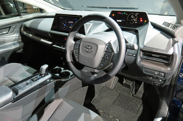 トヨタ・プリウス2.0L HEVプロトタイプ（インストゥルメントパネルまわり）