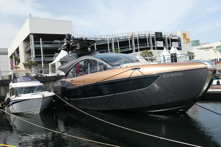 レクサスLY650（エクステリア）