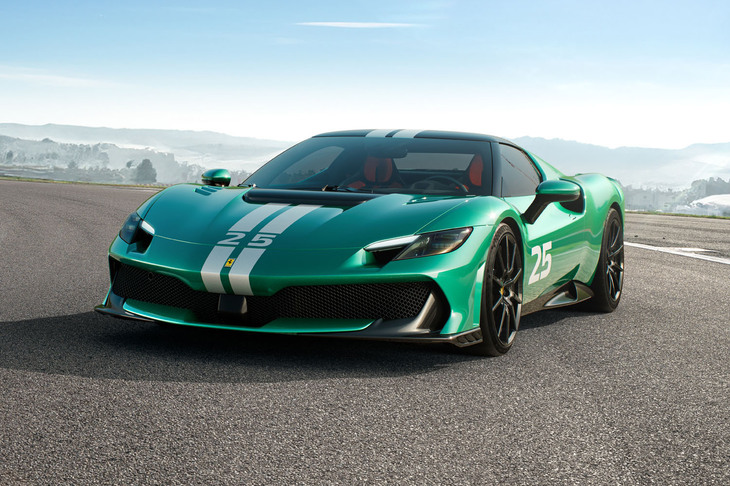 V6ツインターボユニットをミドに搭載し、ハイブリッドシステムと組み合わせた「296GTB」をベースに、より運動性能を高めた特別なモデルが「296スペチアーレ」。その技術的トピックについて詳しく解説します。（photo：Ferrari）