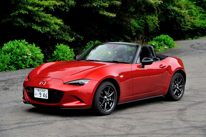 マツダ・ロードスターSスペシャルパッケージ
	ボディーサイズ：全長×全幅×全高＝3915×1735×1235mm／ホイールベース：2310mm／車重：1010kg／駆動方式：FR／エンジン：1.5リッター直4 DOHC 16バルブ／トランスミッション：6MT／最高出力：131ps/7000rpm／最大トルク：15.3kgm/4800rpm／タイヤ：（前）195/50R16 （後）195/50R16／車両本体価格：270万円