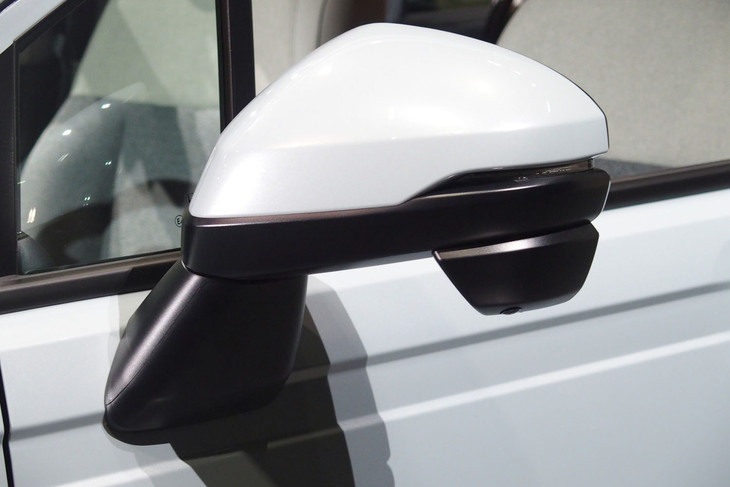 ホンダ・フリードe：HEVエアーEX（ドアミラー）