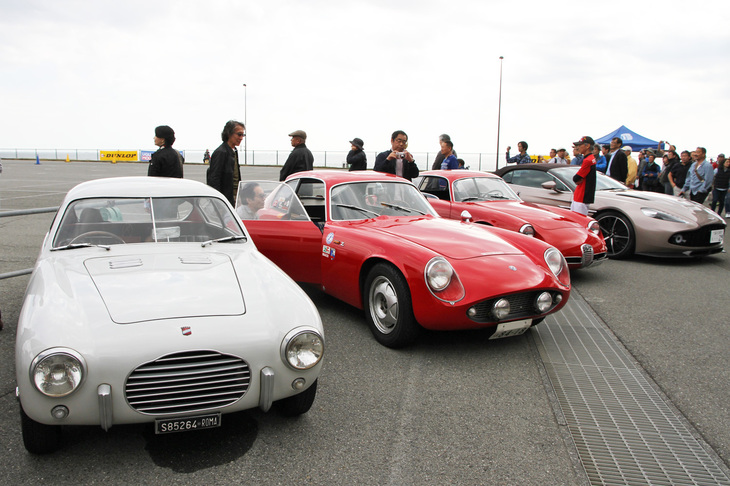 クラブ ザガート ジャポネ 2018（ザガートミーティング）の参加車両。左から1954年「モレッティ750ザガート」、1961年「オスカ1600GTS」、1962年「アルファ・ロメオSZ2」、そしてデビュー間もない「アストンマーティン・ヴァンキッシュ ザガート ヴォランテ」。