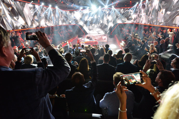 「フェラーリ・モンツァSP1／SP2」の発表会の様子。