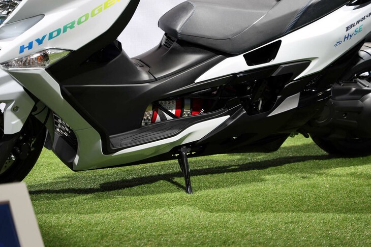 スズキ水素エンジンバーグマン（試験車両）