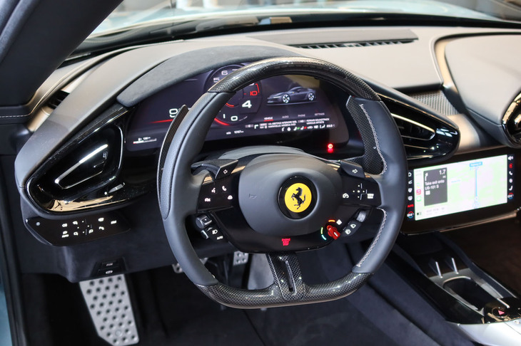 フェラーリ12チリンドリ（コックピット周辺部）