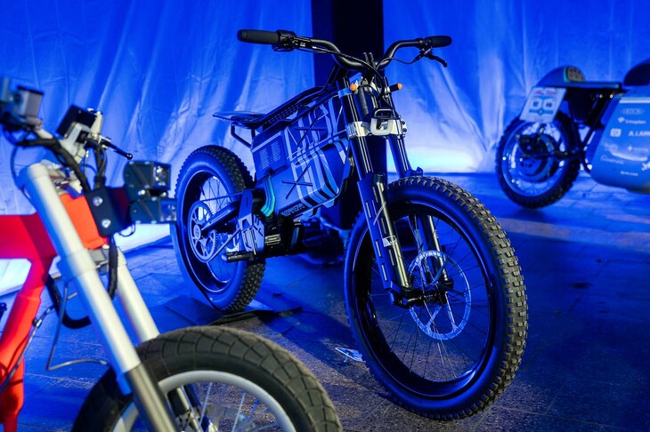 2020年のIAAモビリティーでBMWモトラッドが発表した電動バイクのコンセプトモデル「Vision Amby（ビジョン アンビィ）」も展示されていた。前回のIAAで、BMWは電動小型モビリティーのコンセプトモデルを複数台発表。ビジョン アンビィはその1台で、今後BMWモトラッドは小型の電動バイクを市場投入すると予想される。