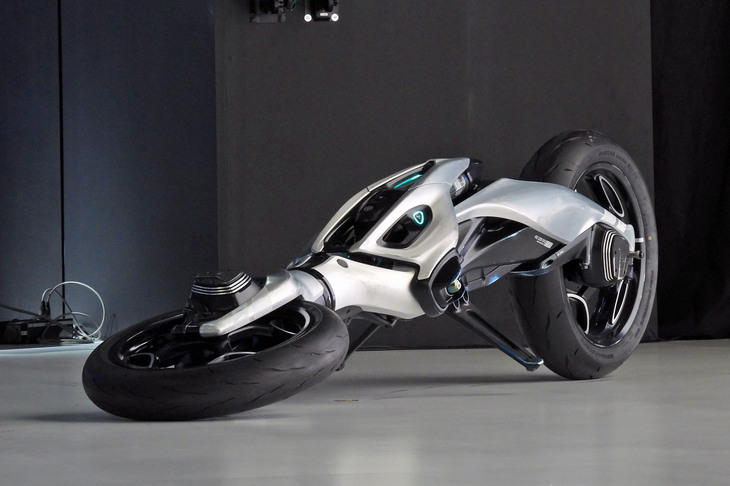 ヤマハMOTOROiD：Λ（モトロイド：ラムダ）