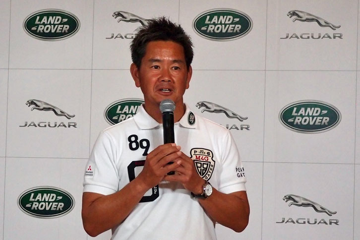 2012年の賞金王である藤田寛之選手は、もともと「レンジローバー」が大のお気に入り。現在までの過去15年間、同車に乗り続けている。