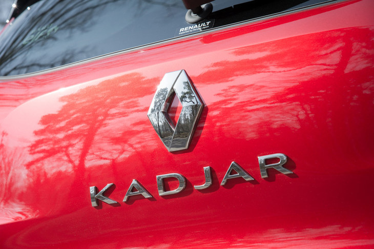 「カジャー」は、日産の「エクストレイル」や「キャシュカイ」（日本未導入）と同じく、ルノーと日産が共用するC／Dセグメント用のプラットフォーム「CMF C/D」をベースに開発された。