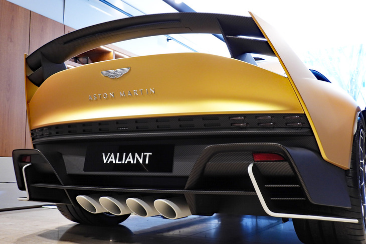 アストンマーティン・ヴァリアント（リア）