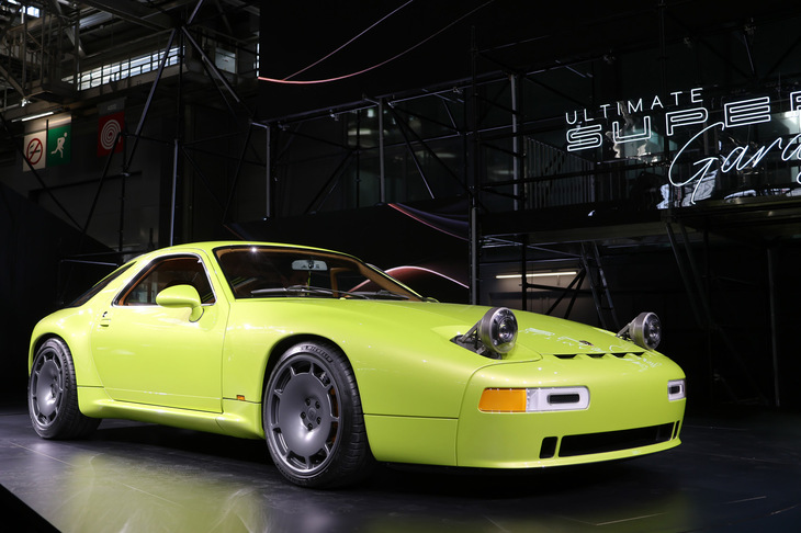USGにはレストモッド（修復＋近代化）の出展も。これは「ポルシェ928」をベースにレストモッドを手がける、フランスのナルドーヌの新作。