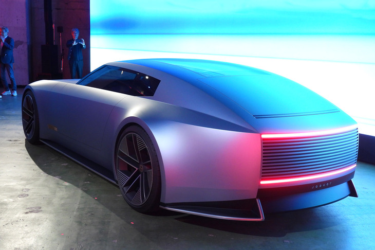 ジャガー・タイプ00