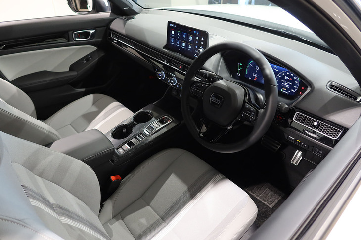 ミツオカM55ファーストエディションe：HEV LX（インテリア）