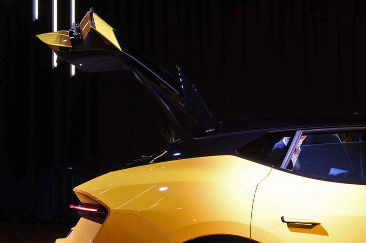 ロータス・エレトレR（バックドア）