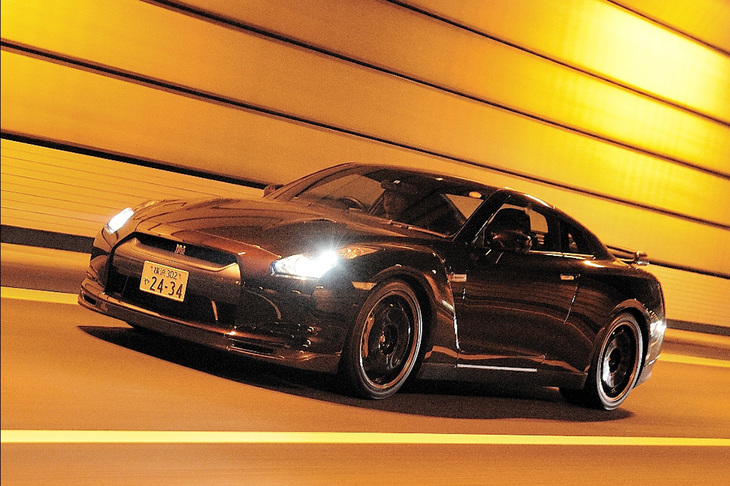 「日産GT-R」（写真＝池之平昌信）
