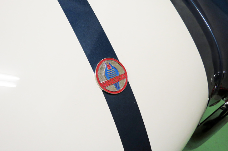 AK427（エンブレム）