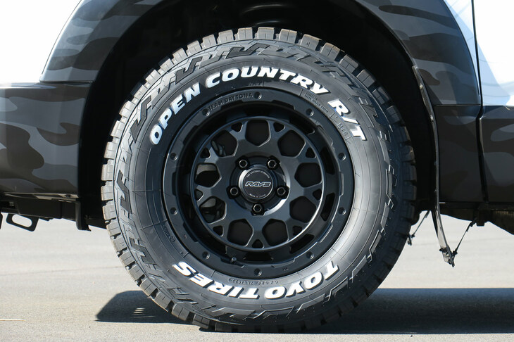 三菱デリカD：5 SNOW SURVIVOR（タイヤ＆ホイール）