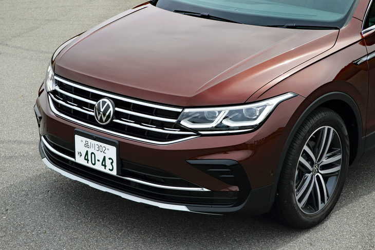 32個のLEDを個別に制御し最適な配光を行うというLEDマトリクスヘッドライト「IQ.LIGHT」を「TSIエレガンス」以上のグレードに標準装備。