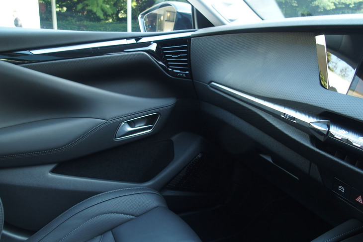 DS 4リヴォリE-TENSE（ダッシュボード）