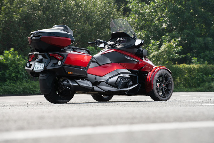 「スパイダーRT」は、カンナムの中でもツーリング性能を重視した最上級モデル。現行モデルは2019年初秋のフルモデルチェンジで登場した新型で、2020年5月に日本に導入された。