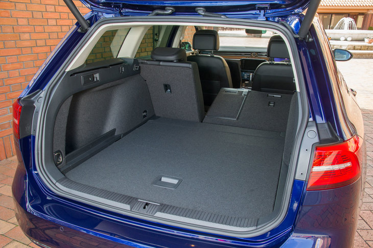 荷室の容量は650リッター～1780リッター。ホイールハウスなどの出っ張りが少ないので、額面どおりの使い勝手の良さだ。