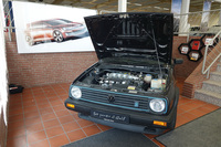 「ゴルフG60リミテッド」のエンジンルーム。1.8リッタースーパーチャージャー付きエンジンは16バルブ化によって最高出力が210PSに高められている。