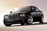 高性能セダン「クライスラー300C SRT8」の07モデル発売