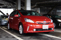 7人乗れるプリウス、2011年4月に発売