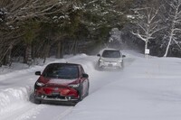 スバルの新型BEV「ソルテラ」に試乗。舞台は群馬県みなかみ町にある群馬サイクルスポーツセンターで、写真のとおりの雪上でのテストだった。