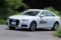 「アウディA4」でもテスト。ロードノイズは小さくはないものの、乗り味にハードな印象はないため、幅広い車種に適応できそうだ。