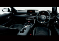 改良型「スープラRZ」のインテリア。写真は6段MT車のもの。