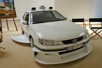 2018年には、映画『TAXi 2』に劇中車として登場した「プジョー406」もアヴァンテュール・プジョーから売りに出された。落札額は2万6500ユーロと、やや低調だった。