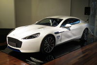 英国政府のキャンペーン「Innovation is GREAT～英国と創る未来～」のために製作された「ラピードS」。