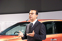 
	日産自動車のカルロス・ゴーン社長。「ムラーノでは、デザインのシフト（変革）を実現した」と語る。
	 