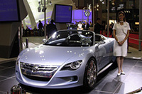 【東京モーターショー2003】フォルクスワーゲン「新ゴルフ」は来年半ば、「コンセプトR」発表の画像