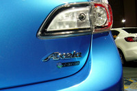 i-stop付きモデルは、リアのエンブレムでもエコロジーな性能を主張する。