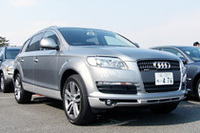 「アウディ Q7」