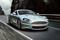アストン・マーティン、ハイパフォーマンスモデル「DBS」を発表の画像