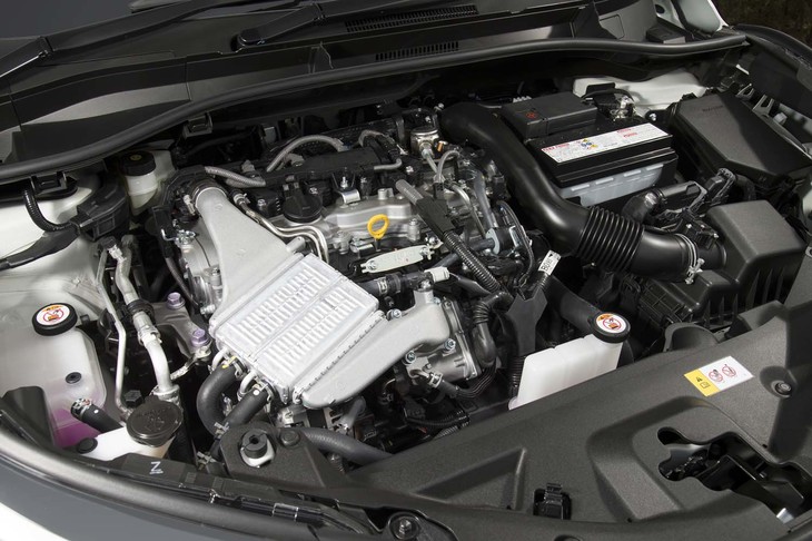 1.2リッター直4ターボエンジンは、1500rpmという低回転域から185N・mの最大トルクを発生する。WLTCモードの燃費値は15.4km/リッター。