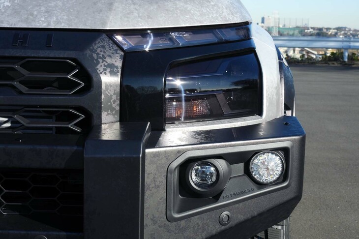 三菱トライトンSNOW SHREDDER CONCEPT（ヘッドランプ＆フォグランプ）