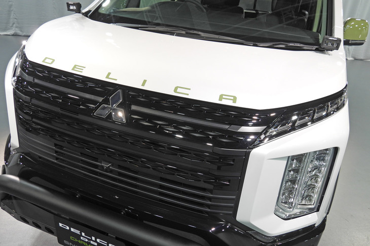 三菱デリカD：5 CHAMONIX SNOW GEAR（フロントマスク）