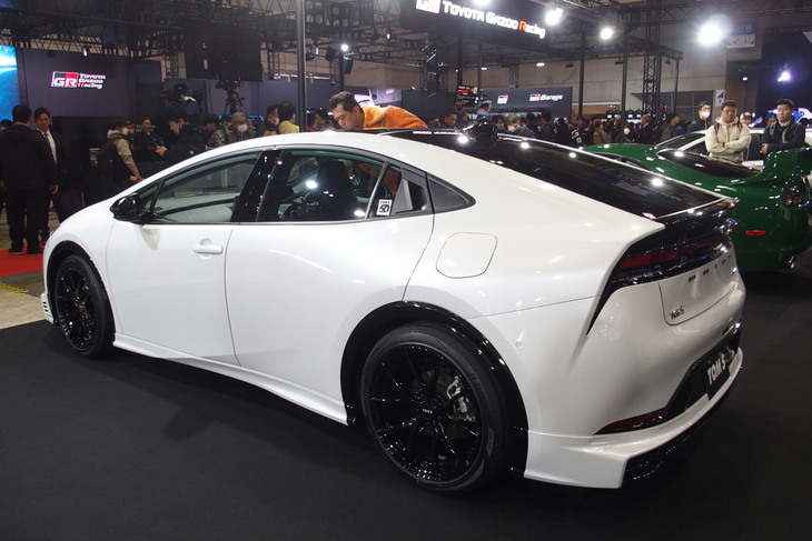 プリウス（TOM’S）