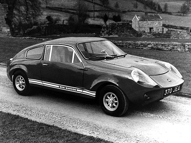 「マーコスGT」は、合板製のモノコックに、「Mini」の足まわりとパワートレインを前後のサブフレームごと移植したFFスポーツカー。1965年にデビューした。