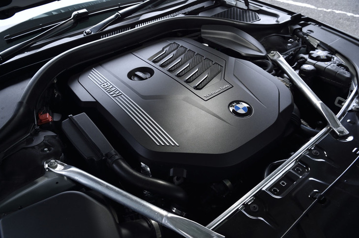 「840i」に搭載される3リッター直6ガソリンターボエンジン。最高出力340PS/5000rpm、最大トルク500N・m/1600-4500rpmを発生する。