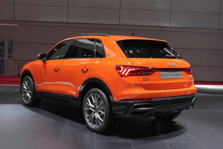 アウディQ3
