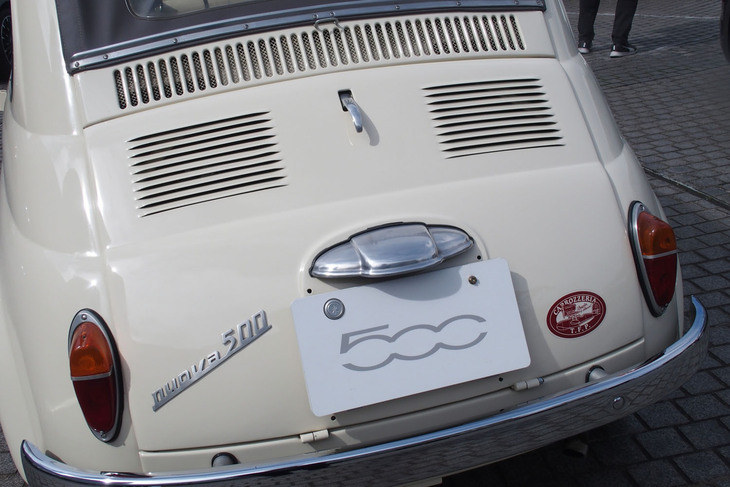 フィアット500（エンジンフード）